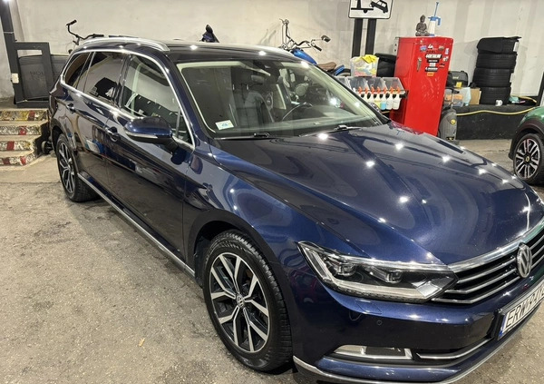 Volkswagen Passat cena 52900 przebieg: 266000, rok produkcji 2016 z Miechów małe 436